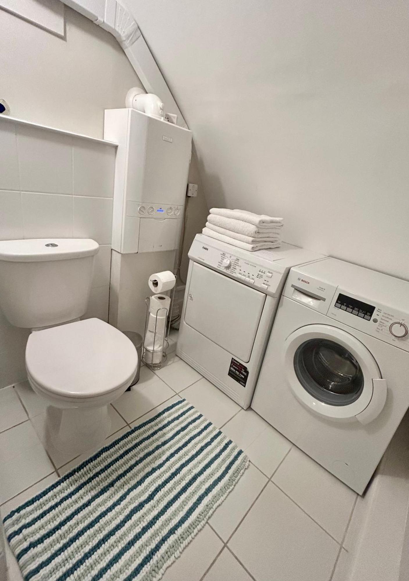 Spacious Comfortable Flat With Free Parking In East Finchley, Muswell Hill & Close To Alexandra Palace 런던 외부 사진
