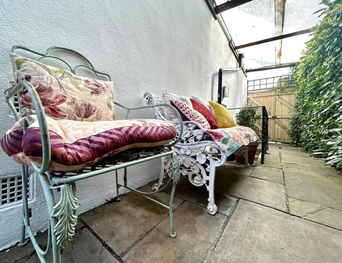 Spacious Comfortable Flat With Free Parking In East Finchley, Muswell Hill & Close To Alexandra Palace 런던 외부 사진
