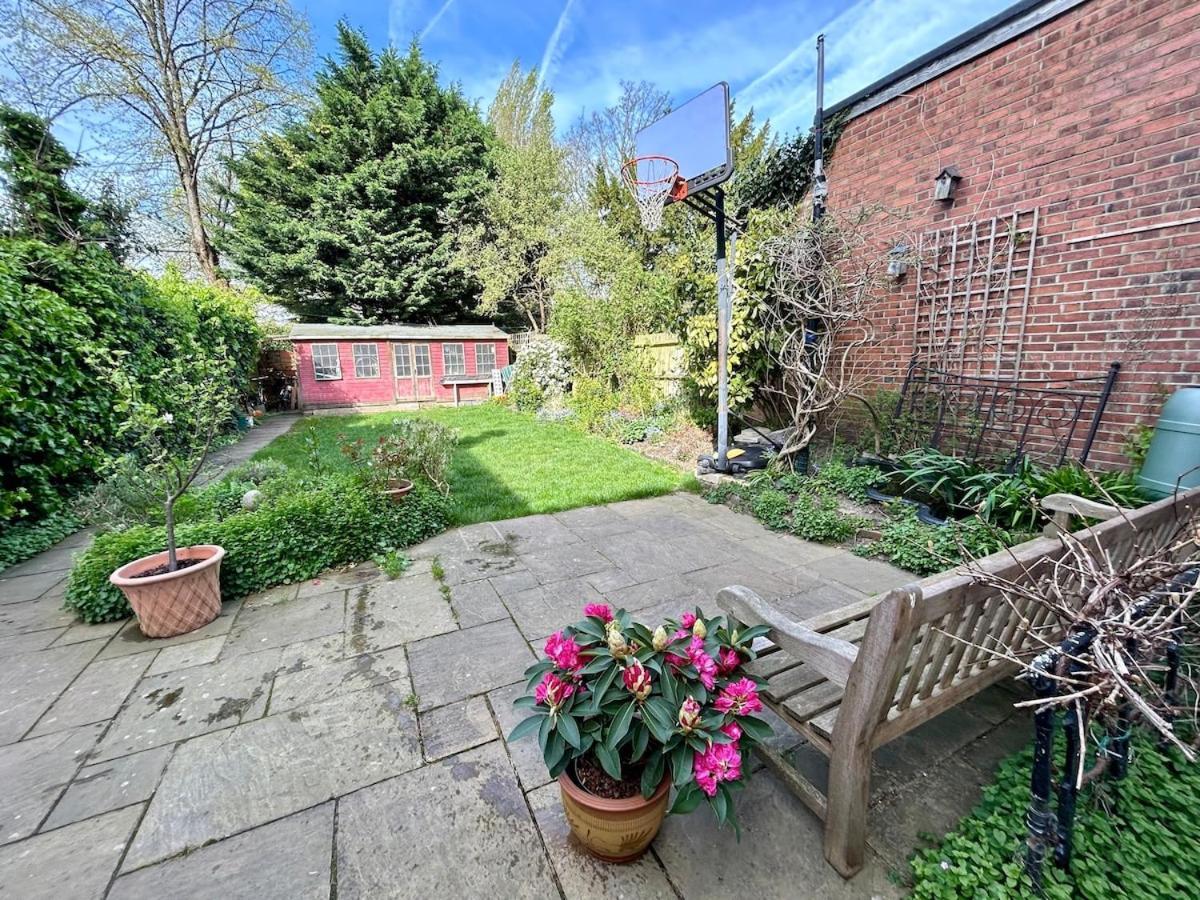 Spacious Comfortable Flat With Free Parking In East Finchley, Muswell Hill & Close To Alexandra Palace 런던 외부 사진