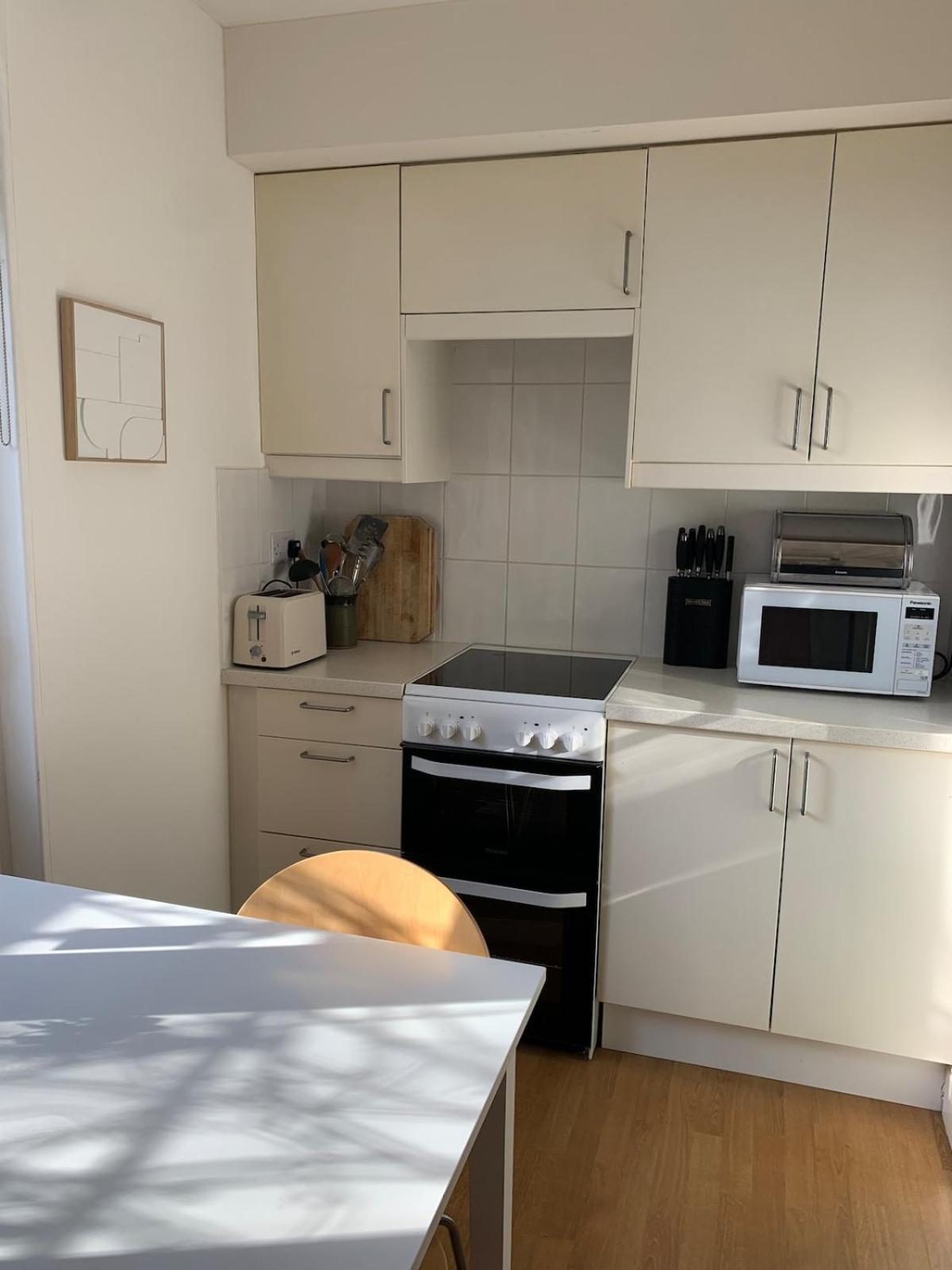 Spacious Comfortable Flat With Free Parking In East Finchley, Muswell Hill & Close To Alexandra Palace 런던 외부 사진